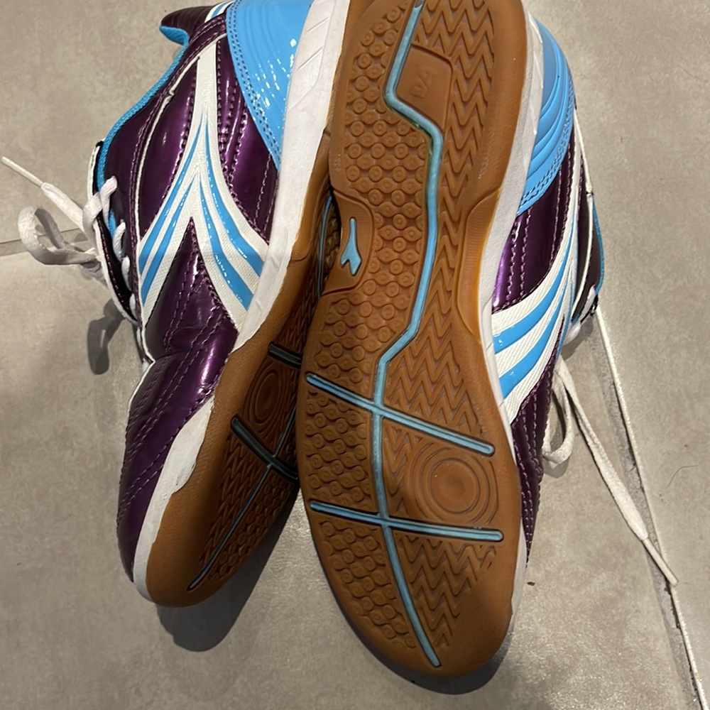 Shoes - Picture 3 of 3